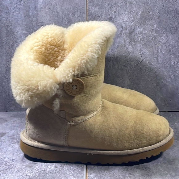 UGG Shoes - UGG Bailey Button Beige Suede Shearling Boots